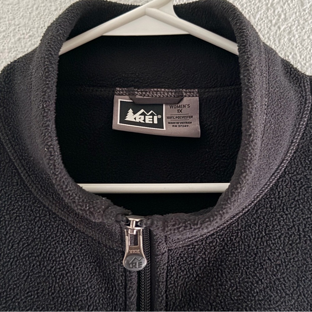 REI Vest Womens 1X‎ Polartec Sleeveless Full Zip Fleece Black - Picture 3 of 6